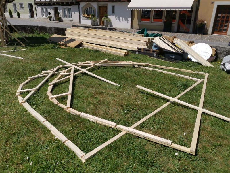 Foto des Gerippe der Löwenskulptur Foto des Gerippe der Löwenskulptur
