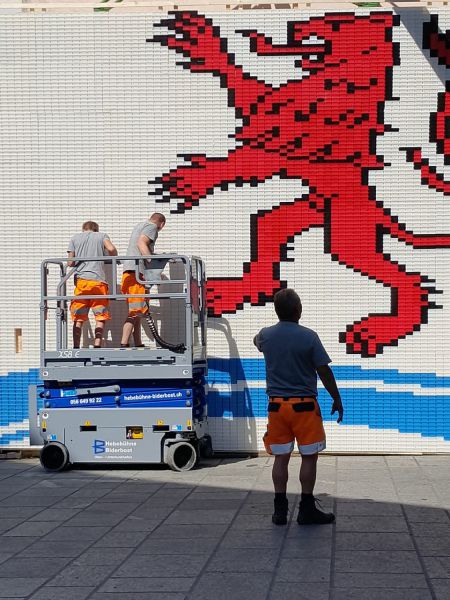 Foto der Arbeiten zum Aufstellen Foto der Arbeiten zum Aufstellen