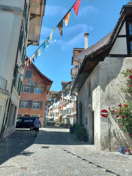 Foto der Altstadt mit aufgehängten Wimpel Foto der Altstadt mit aufgehängten Wimpel